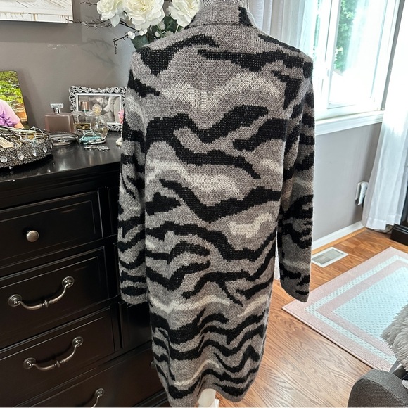 Chico’s Sequin Zebra Print Open Front Long Cardigan Sweater Size 1 (M/L) - Picture 8 of 14